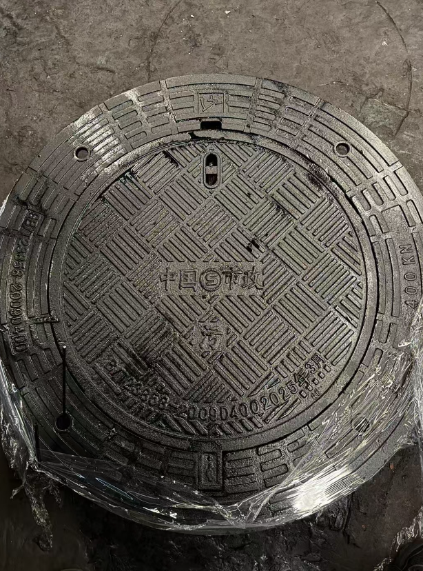 广东球墨铸铁防沉降井盖展示